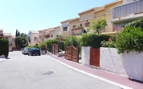 Saint Aygulf 310: Cielo, Pianta, Costruzione, Proprietà, Finestra, Auto, Manto Stradale, Asfalto, Casa, Urban Design