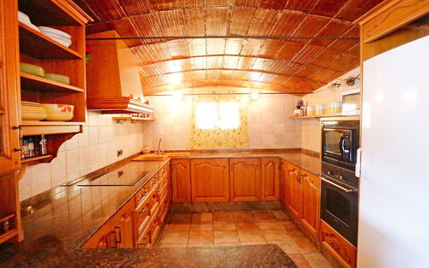 L'Aldea: Camera, Proprietà, Soffitto, Costruzione, Interior Design, Mobilia, Pavimento, Casa, Casa, Architettura