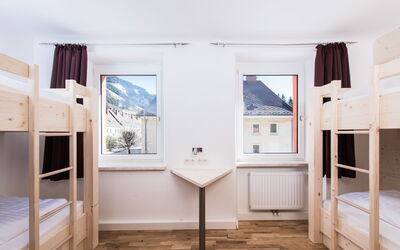 Für Bis zu 27 Personen mit Sauna 100.21: Costruzione, Azzurro, Legna, Pavimentazione, Pavimento, Tenda, Latifoglie, Scaffalature, Soggiorno, Casa