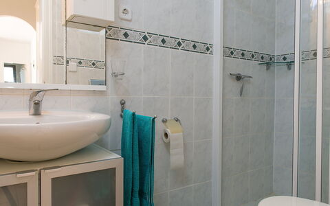 Ui-Tje: Idraulico Fixture, Proprietà, Soffione Doccia, Rubinetto, Bagno, Doccia, Doccia Porta, Specchio, Lavello, Architettura