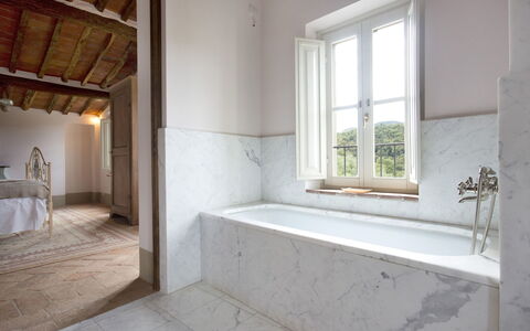 Angeloni: Proprietà, Camera, Pavimento, Costruzione, Interior Design, Bagno, Piastrella, Casa, Architettura, Parete
