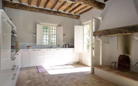 Angeloni: Proprietà, Costruzione, Camera, Soffitto, Pavimento, Interior Design, Casa, Loft, Architettura, Mobilia
