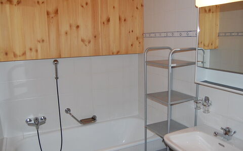 Chalet Boucaro: Proprietà, Idraulico Fixture, Rubinetto, Lavello, Bagno, Costruzione, Soffione Doccia, Interior Design, Lavandino Del Bagno, Illuminazione