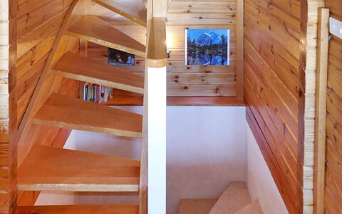 Chalet Boucaro: Costruzione, Le Scale, Legna, Interior Design, Pavimentazione, Pavimento, Color Legno, Parete, Proprietà Del Materiale, Fascio