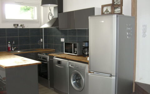 Maison les Oies: Cabinetry, Controsoffitto, Lavandino Della Cucina, Cucina Stufa, Elettrodomestico Da Cucina, Rubinetto, Cucina, Elettrodomestico, Stufa, Illuminazione