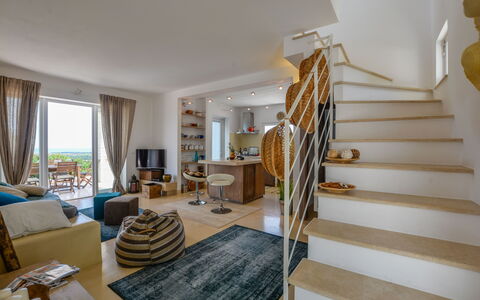 Villa Butterfly: Proprietà, Camera, Mobilia, Interior Design, Soggiorno, Costruzione, Pavimento, Casa, Immobiliare, Casa