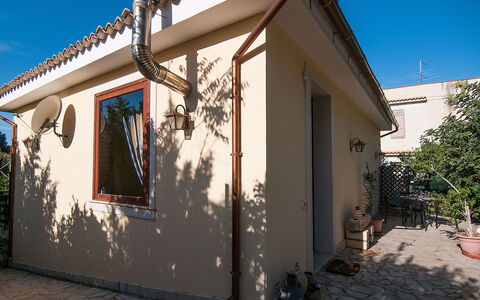 Vista Mare Noto: Proprietà, Casa, Costruzione, Facciata, Immobiliare, Parete, Architettura, Cittadina, Casa, Zona Residenziale