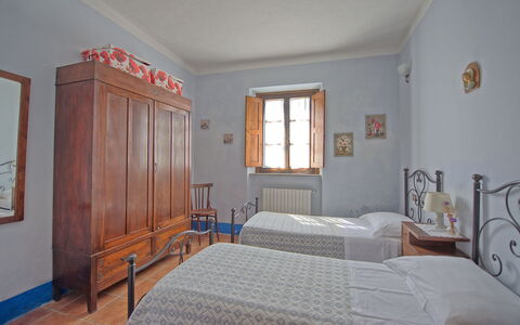 Casa Catia: Camera Da Letto, Camera, Proprietà, Letto, Mobilia, Lenzuolo, Telaio Del Letto, Interior Design, Costruzione, Pavimento