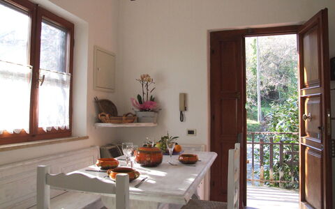 Villa Agrifogli: Camera, Proprietà, Mobilia, Costruzione, Interior Design, Casa, Tavolo, Casa, Finestra, Pavimento