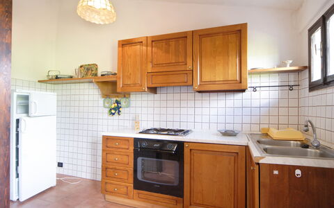 Tenuta Il Tresto: Cabinetry, Camera, Controsoffitto, Proprietà, Mobilia, Cucina, Interior Design, Costruzione, Pavimento, Piastrella