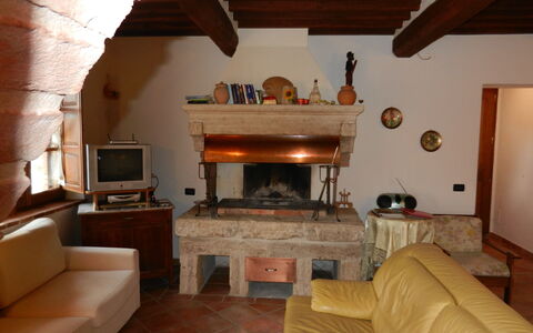 Casale Biancospino: Camera, Proprietà, Soggiorno, Focolare, Camino, Costruzione, Mobilia, Interior Design, Casa, Soffitto