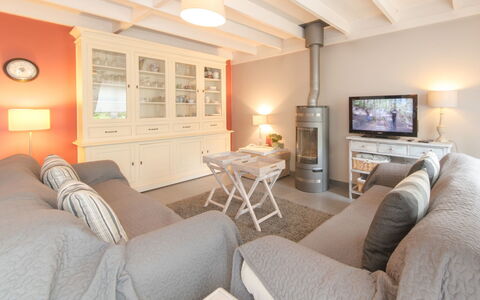 Bredene 460: Cornice, Mobilia, Proprietà, Divano, Tavolo, Comfort, Soggiorno, Illuminazione, Legna, Interior Design