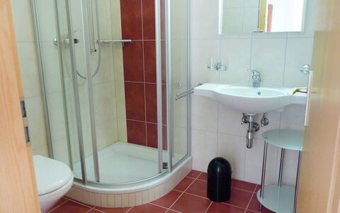 Ardévine 5: Idraulico Fixture, Rubinetto, Lavello, Specchio, Bagno, Viola, Interior Design, Doccia