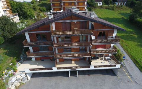 Ardévine 5: Costruzione, Finestra, Pianta, Porta, Urban Design, Casa, Legna, Albero, Facciata, Tetto