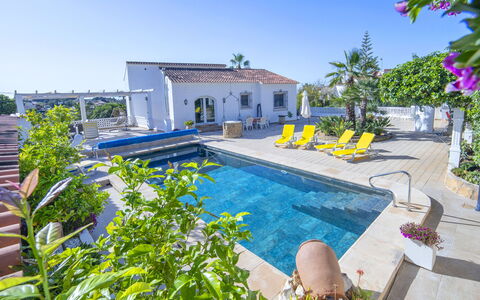 La Grippiere: Blu, Piscina, Ricorrere, Estate, Hacienda, Dimora, Villa, Eco Hotel, Hotel, Resort Citta '