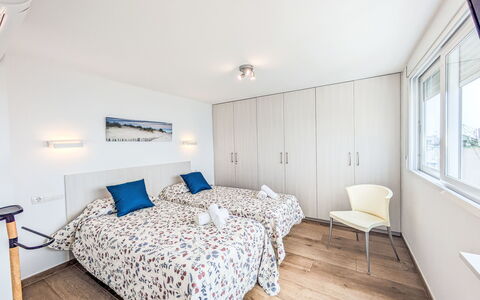 Suecia: Mobilia, Interior Design, Legna, Soffitto, Pavimento, Pavimentazione, Letto, Camera Da Letto, Casa, Appartamento