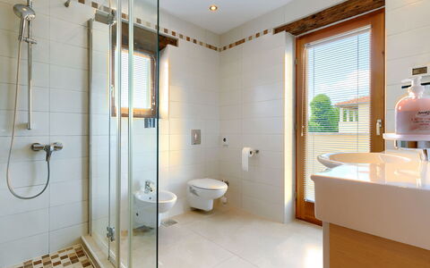 Stuartma: Idraulico Fixture, Rubinetto, Proprietà, Lavello, Costruzione, Bagno, Finestra, Soffione Doccia, Viola