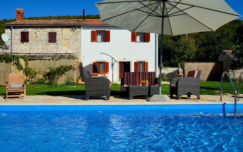 Stancija Negri: Acqua, Pianta, Costruzione, Proprietà, Cielo, Finestra, Azzurro, Blu, Casa, Piscina