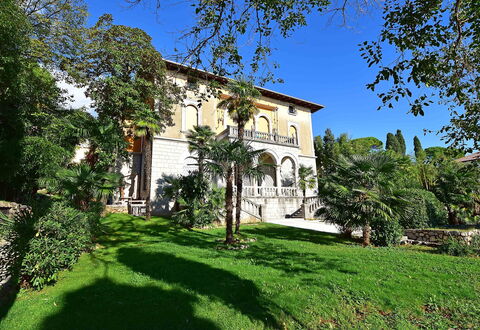 Opatija 134: Pianta, Cielo, Costruzione, Proprietà, Finestra, Albero, Paesaggio Naturale, Casa, Lotto, Erba