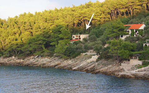 Korčula Prigradica 300: Acqua, Cielo, Risorse Idriche, Nube, Pianta, Paesaggio Naturale, Albero, Costruzione, Highland, Lago