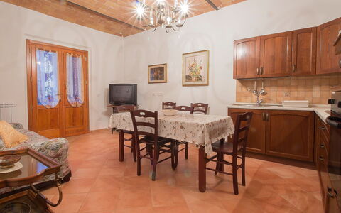 Podere la Quercia: Camera, Proprietà, Mobilia, Costruzione, Interior Design, Pavimento, Soffitto, Tavolo, Immobiliare, Casa