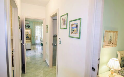 Jancaliva: Cornice, Proprietà, Mobilia, Pianta, Costruzione, Porta, Illuminazione, Interior Design, Legna, Dipingere