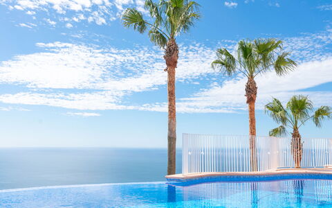Benitachell 829: Nube, Acqua, Cielo, Blu, Pianta, Albero, Paesaggio Naturale, Piscina, Arecales, Tempo Libero