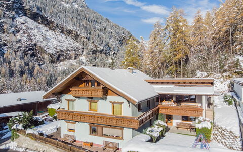 Dialer: Cielo, Proprietà, Neve, Costruzione, Nube, Pianta, Finestra, Montagna, Casa, Albero