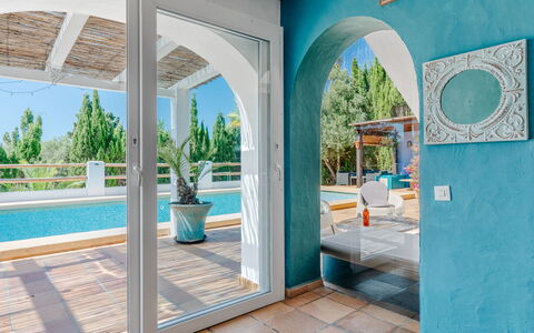 Karima: Blu, Pavimentazione, Interior Design, Pavimento, Mobilia, Soffitto, Ricorrere, Sedia, Pianta Della Casa, Piscina