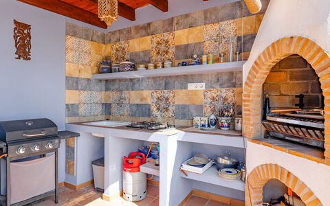 Karima: Pavimentazione, Piastrella, Color Legno, Sedia, Design, Pianta Della Casa, Cucina, Ricorrere, Flagstone, Vaso Di Fiori