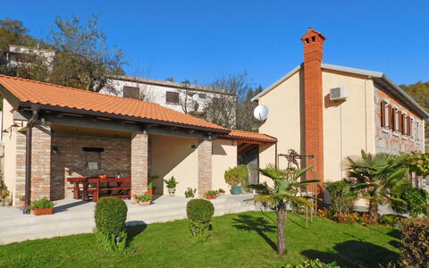 Lea: Pianta, Costruzione, Cielo, Finestra, Casa, Albero, Lotto, Porta, Zona Residenziale, Erba