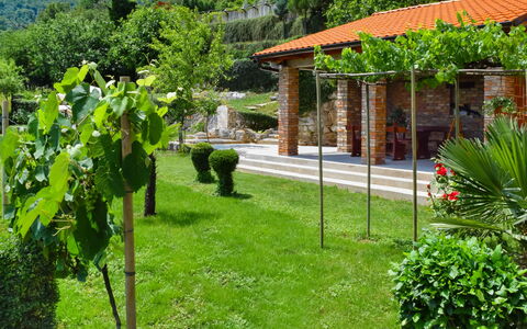 Lea: Pianta, Nube, Proprietà, Comunita 'Impianto, Paesaggio Naturale, Verde, Costruzione, Albero, Shade, Montagna