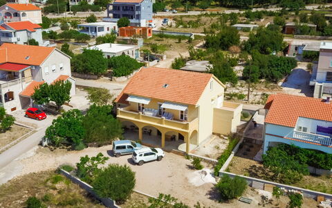 Ante: Costruzione, Pianta, Finestra, Casa, Albero, Lotto, Urban Design, Veicolo, Auto, Condominio
