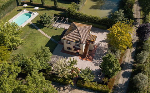 Villa La Fragola: Proprietà, Casa, Fotografia Aerea, Casa, Estate, Immobiliare, Architettura, Costruzione, Dimora, Albero