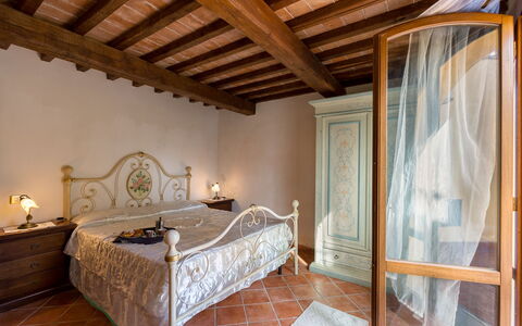 Villa La Fragola: Camera Da Letto, Camera, Proprietà, Letto, Mobilia, Costruzione, Soffitto, Interior Design, Casa, Lenzuolo