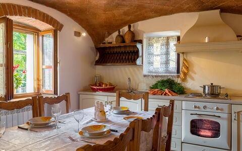 Villa La Fragola: Camera, Proprietà, Controsoffitto, Cucina, Mobilia, Costruzione, Casa, Interior Design, Casa, Cabinetry